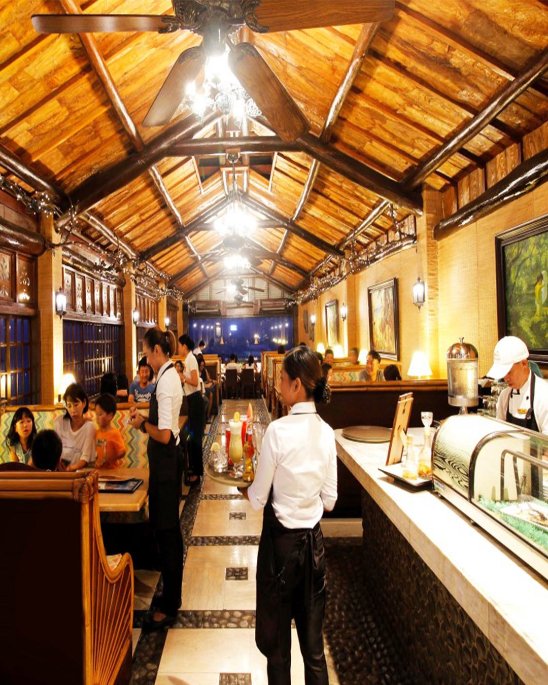 Fiji Restaurant at night