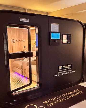 The walk-in hyperbaric chamber
