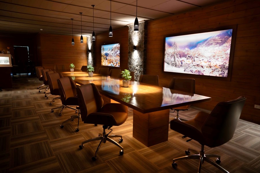 Alpine Lounge