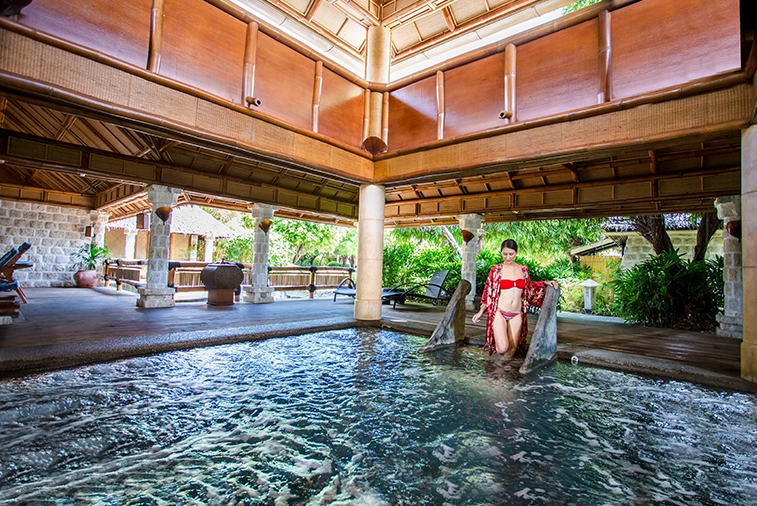 Spa pool interior at Plantation Bay