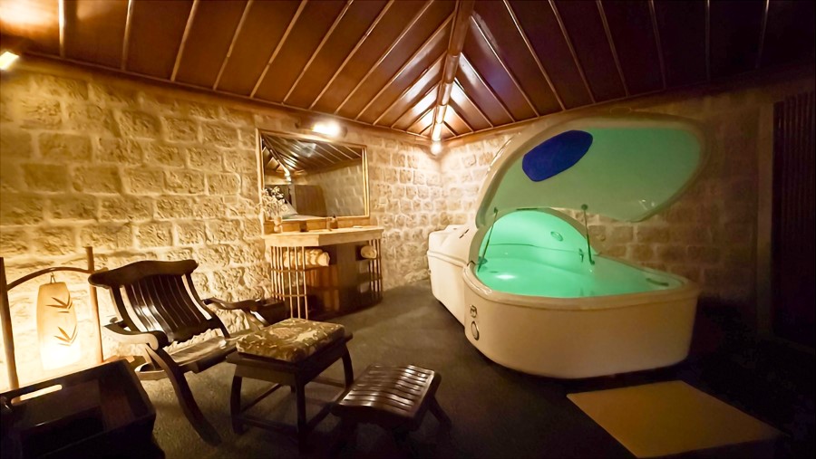 Flotation Therapy Tank